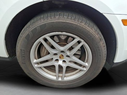 Used 2019 Porsche Macan image 8