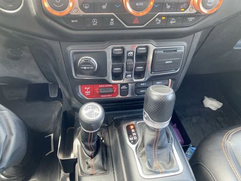 Used 2021 Jeep Gladiator Mojave AWD/4WD image 16