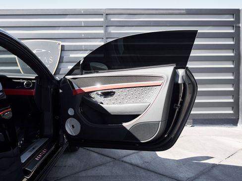 Used 2023 Bentley Continental GT S image 21