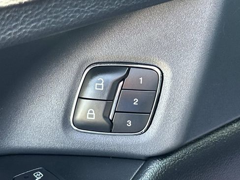 Used 2019 Ford Expedition XLT w/ Equipment Group 202A RWD image 28