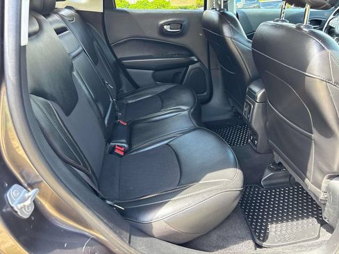 Used 2019 Jeep Compass Latitude w/ Popular Equipment Group AWD/4WD image 16