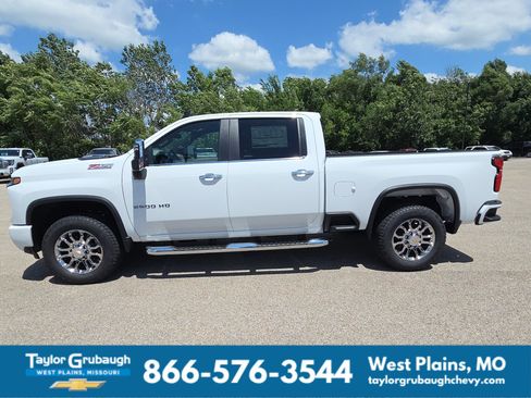 New 2026 Chevrolet Silverado 2500 LT w/ Z71 Chrome Sport Edition AWD/4WD image 5