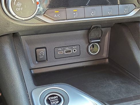 Used 2025 Nissan Sentra SV image 29