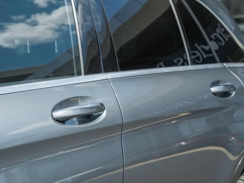 Used 2019 Mercedes-Benz GLC 300 4MATIC image 16