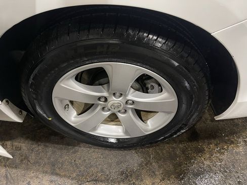 Used 2011 Toyota Sienna LE image 34