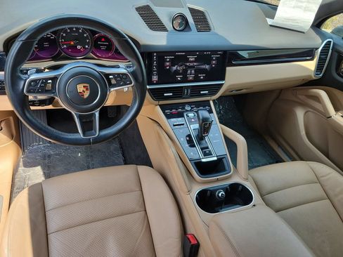 Used 2020 Porsche Cayenne AWD/4WD image 12