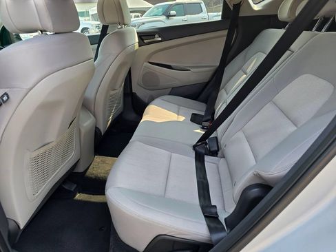 Used 2018 Hyundai Tucson SE w/ Cargo Package AWD/4WD image 16