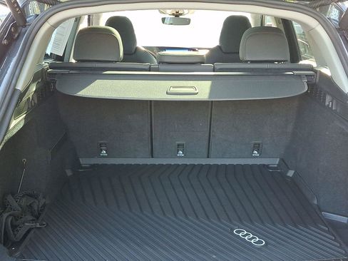 Used 2025 Audi Q5 Premium Plus w/ Premium Plus AWD/4WD image 28
