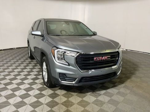 Used 2024 GMC Terrain SLE AWD/4WD image 4