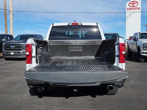 Used 2025 RAM 1500 Laramie AWD/4WD image 18