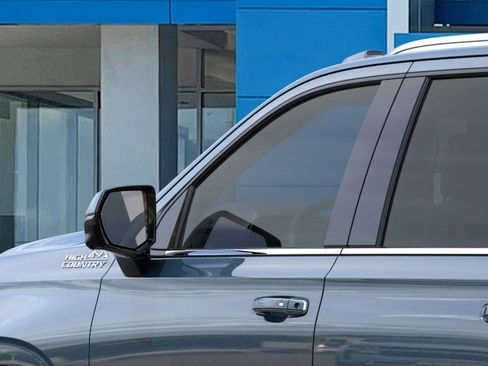New 2026 Chevrolet Suburban High Country AWD/4WD image 12