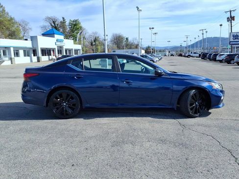 Used 2021 Nissan Altima 2.5 SR image 3