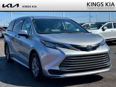 Used 2021 Toyota Sienna LE