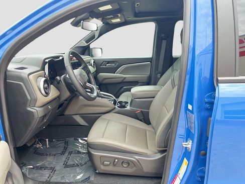 Used 2025 Chevrolet Colorado ZR2 w/ Technology Package AWD/4WD image 22