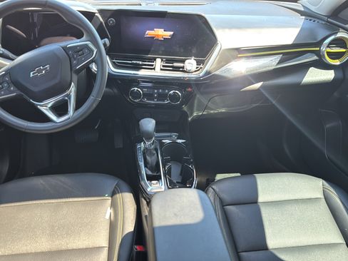Used 2024 Chevrolet Trax ACTIV w/ Sunroof Package FWD image 15