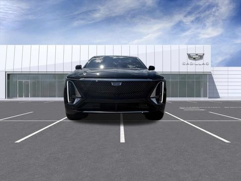 Certified 2024 Cadillac Lyriq Luxury AWD/4WD image 7