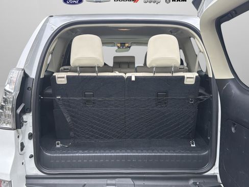 Used 2020 Lexus GX 460 Premium w/ Premium Package AWD/4WD image 11