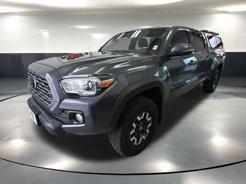 Used 2021 Toyota Tacoma TRD Off-Road w/ Technology Package AWD/4WD image 11