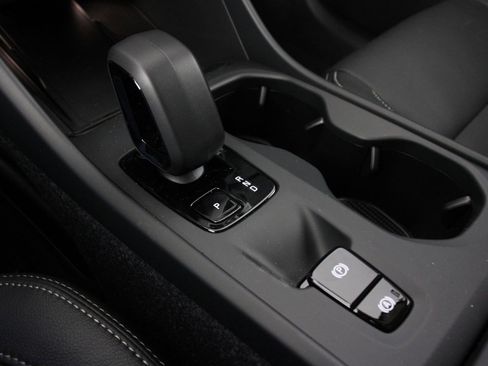New 2026 Volvo XC40 B5 Core AWD/4WD image 7