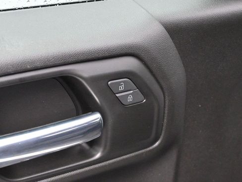 Used 2022 Chevrolet Silverado 1500 Custom w/ Safety Confidence Package RWD image 10
