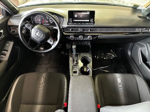 Used 2025 Honda Civic Sport image 3