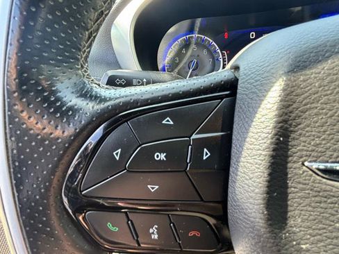 Used 2018 Chrysler Pacifica Limited FWD image 14