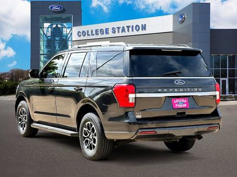 Used 2022 Ford Expedition XLT RWD image 3