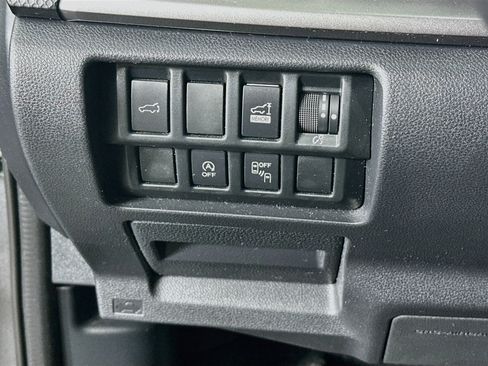 Used 2019 Subaru Forester Premium AWD/4WD image 16