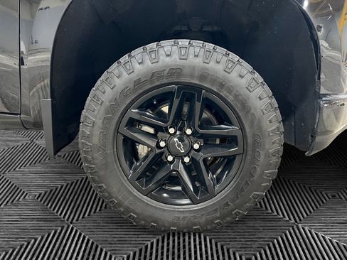 Used 2020 Chevrolet Silverado 1500 LT Trail Boss image 11
