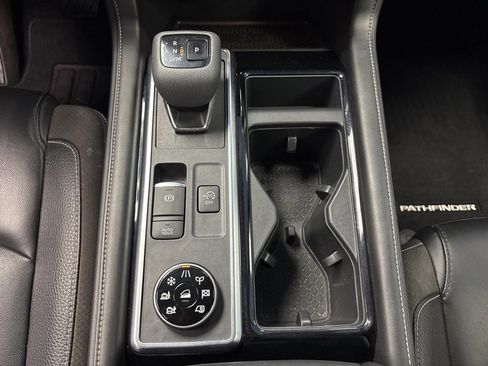 Used 2023 Nissan Pathfinder SL image 39