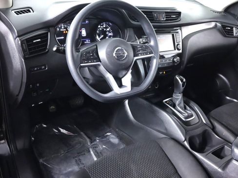 Used 2020 Nissan Rogue Sport S image 9