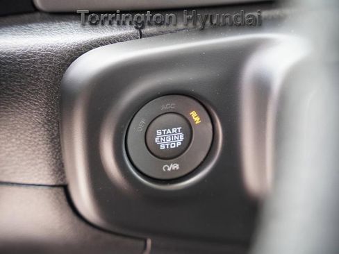 Used 2021 Jeep Gladiator Willys image 23