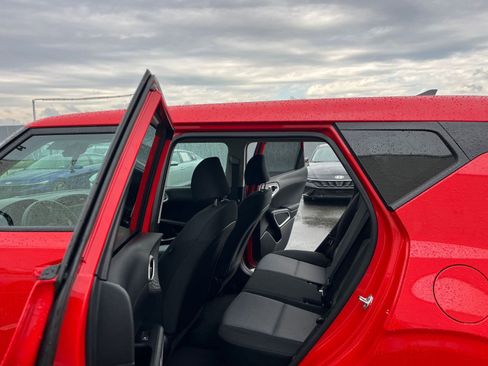 Used 2025 Kia Soul LX w/ LX Technology Package FWD image 23