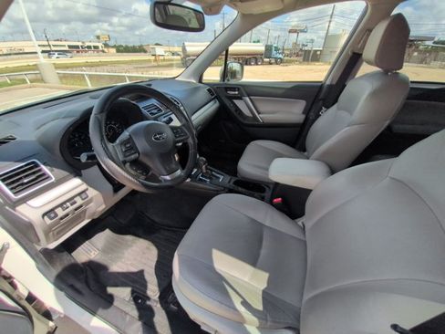 Used 2016 Subaru Forester 2.5i Touring w/ Eyesight & Navigation System AWD/4WD image 10