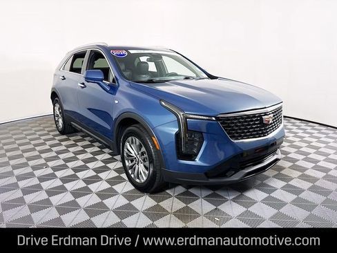 Certified 2025 Cadillac XT4 Premium Luxury image 1