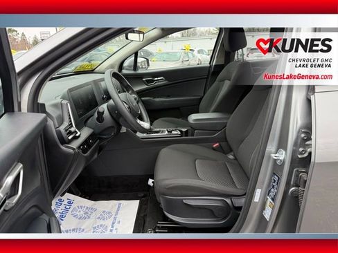 Used 2025 Kia Sportage LX AWD/4WD image 13