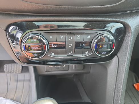 Used 2023 Buick Encore GX Essence w/ Experience Buick Package AWD/4WD image 32