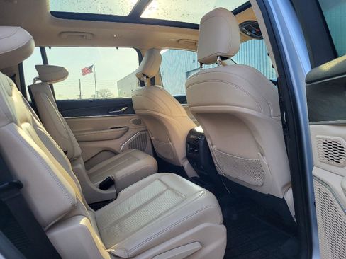 Used 2021 Jeep Grand Cherokee L Limited w/ Luxury Tech Group II image 12