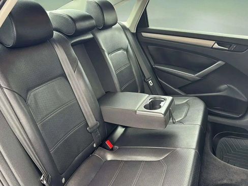 Used 2014 Volkswagen Passat TDI SE image 21