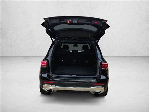 Used 2023 Mercedes-Benz GLB 250 image 8