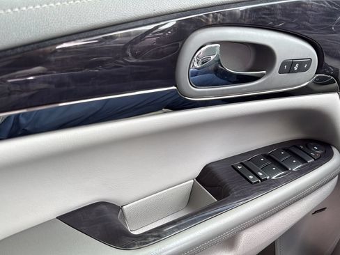Used 2016 Buick Enclave Leather w/ Trailering Package FWD image 11
