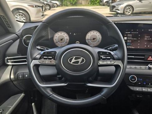 Used 2025 Hyundai Elantra SEL FWD image 23