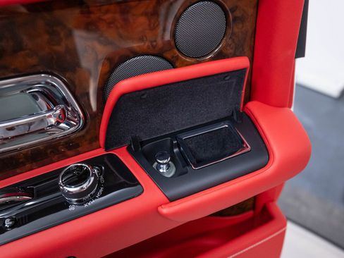 Used 2019 Rolls-Royce Phantom Sedan RWD image 24