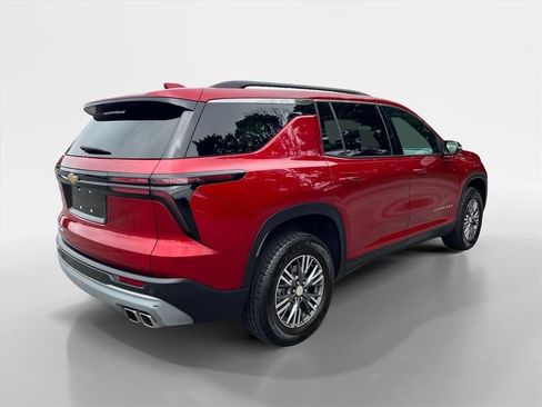 Used 2026 Chevrolet Traverse LT AWD/4WD image 5
