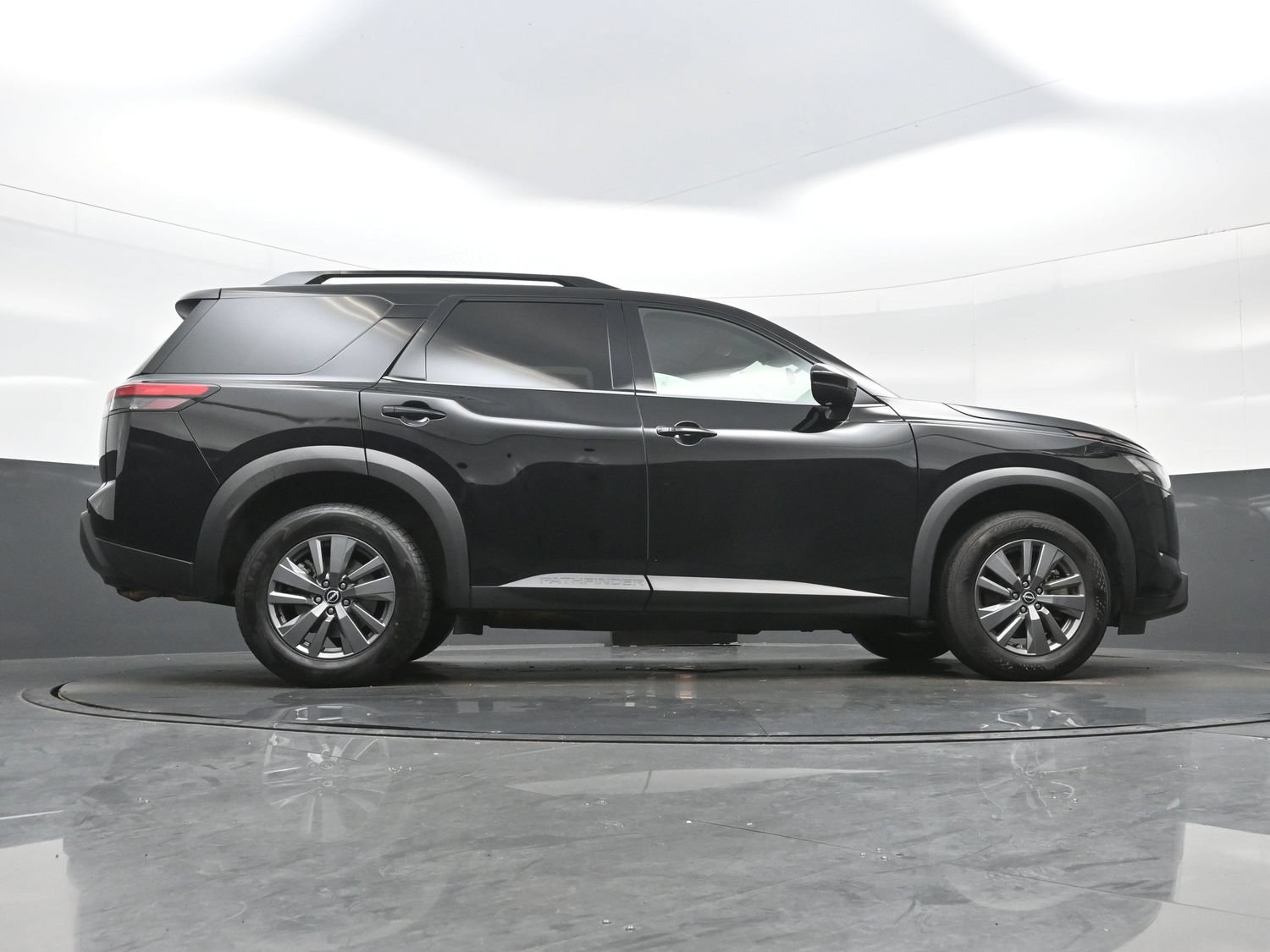 Used 2025 Nissan Pathfinder SV AWD/4WD image 36
