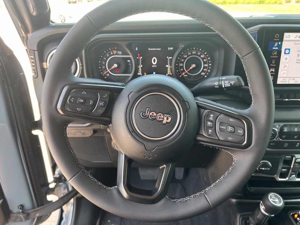 Used 2026 Jeep Gladiator Sport AWD/4WD image 27