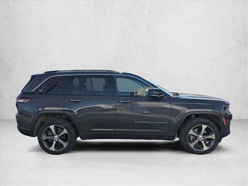 Used 2023 Jeep Grand Cherokee 4WD 4xe image 4