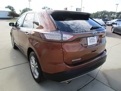 Used 2017 Ford Edge Titanium w/ Equipment Group 302A AWD/4WD image 7