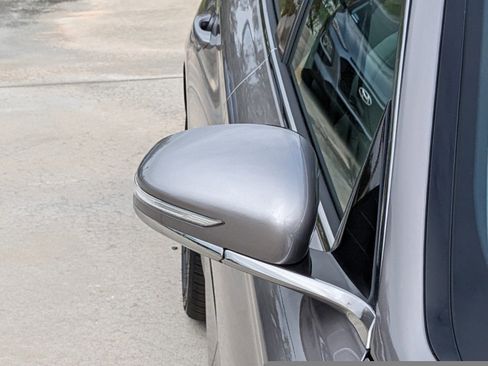 New 2025 Genesis G70 2.5T image 8