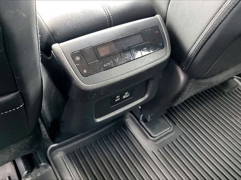 Used 2023 Nissan Pathfinder SL image 31